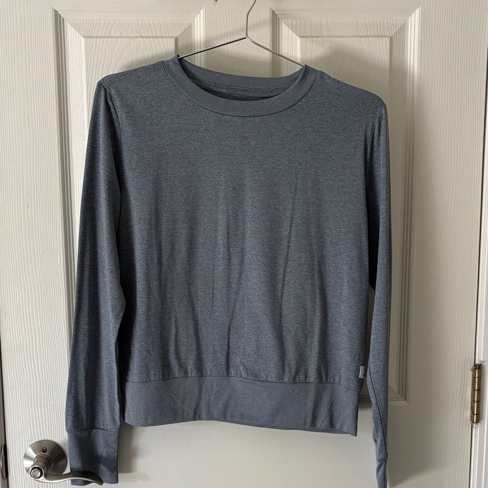 Vuori Women’s Daydream long sleeve shirt -Blue